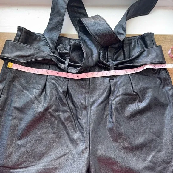 Commando Women’s Black Paperbag Waist Faux Leather Crop Pants Size Medium - Picture 4 of 7